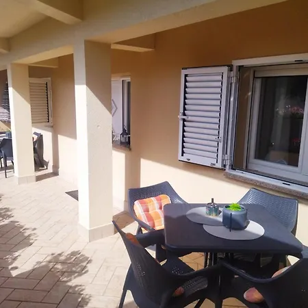 Dunja Apartmán Povljana